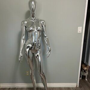 Mannequin Silver